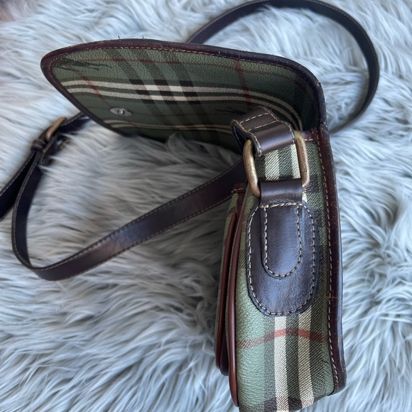 "Rare" Vintage Burberry Crossbody NovaCheck - Picture 8 of 16